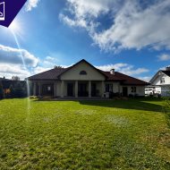 Dom  na sprzedaż Dąbrówki, Dąbrówki, 2 pokoje, 203.31m², oferta 2M2-DS-299