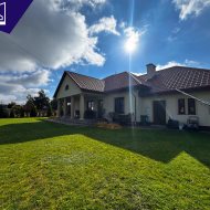 Dom  na sprzedaż Dąbrówki, Dąbrówki, 2 pokoje, 203.31m², oferta 2M2-DS-299